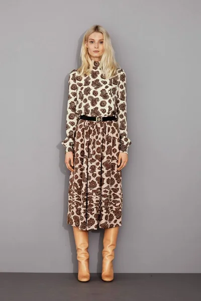 Look 10